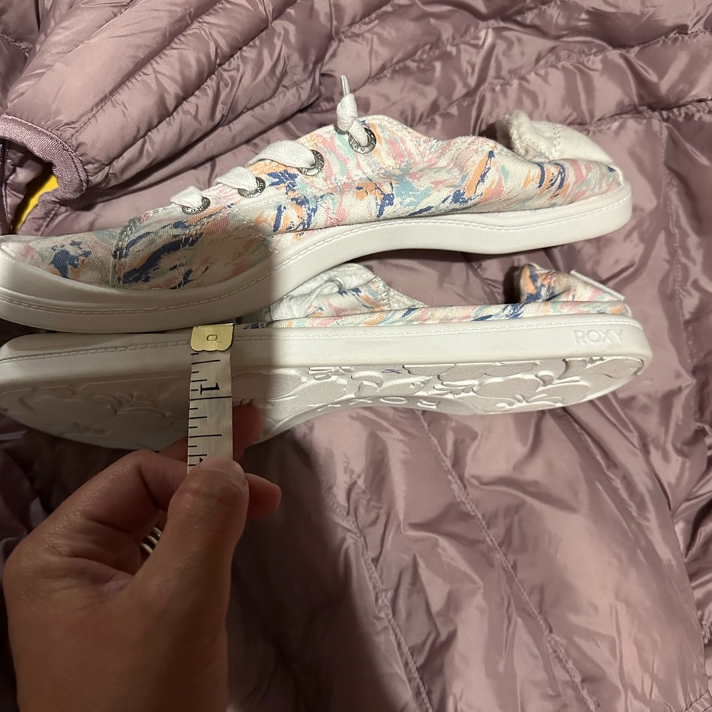 Gently used Roxy  Bayshore Shoes / floral print / women’s 9.5 - Picture 4 of 4